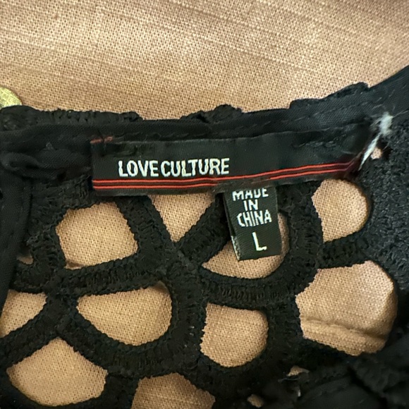 Black lace crop top - Picture 5 of 5